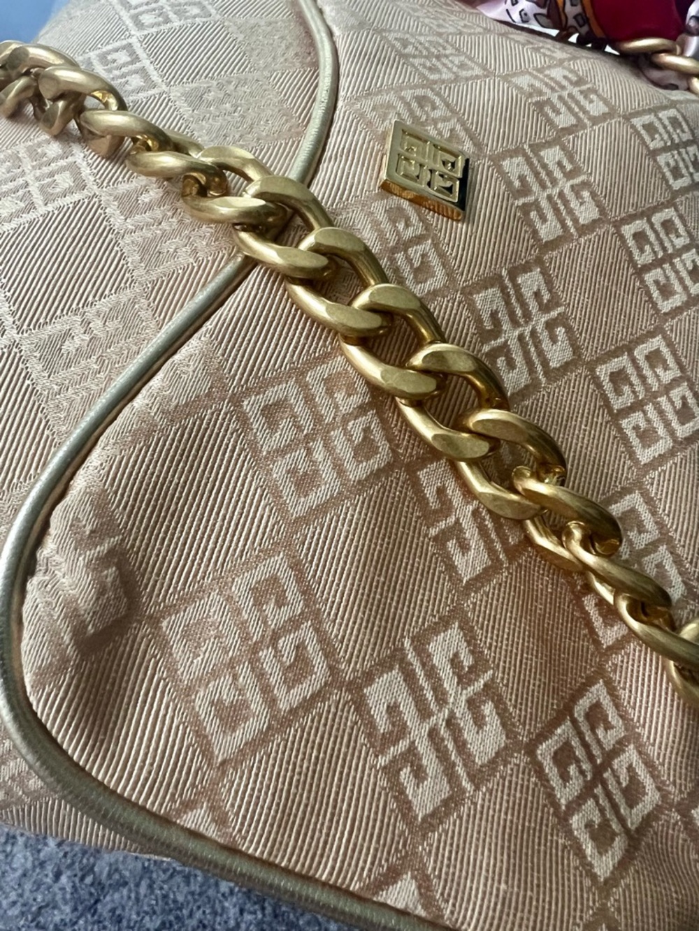 Givenchy Converted Beauty Bag to Gold-Tone Quilted Shoulder Bag - Picture 7 of 9